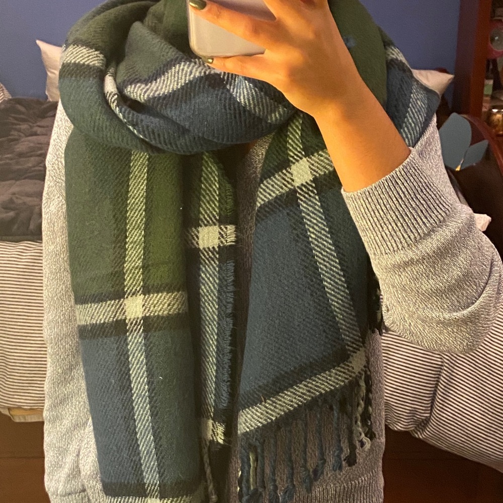 Abercrombie plaid blanket scarf